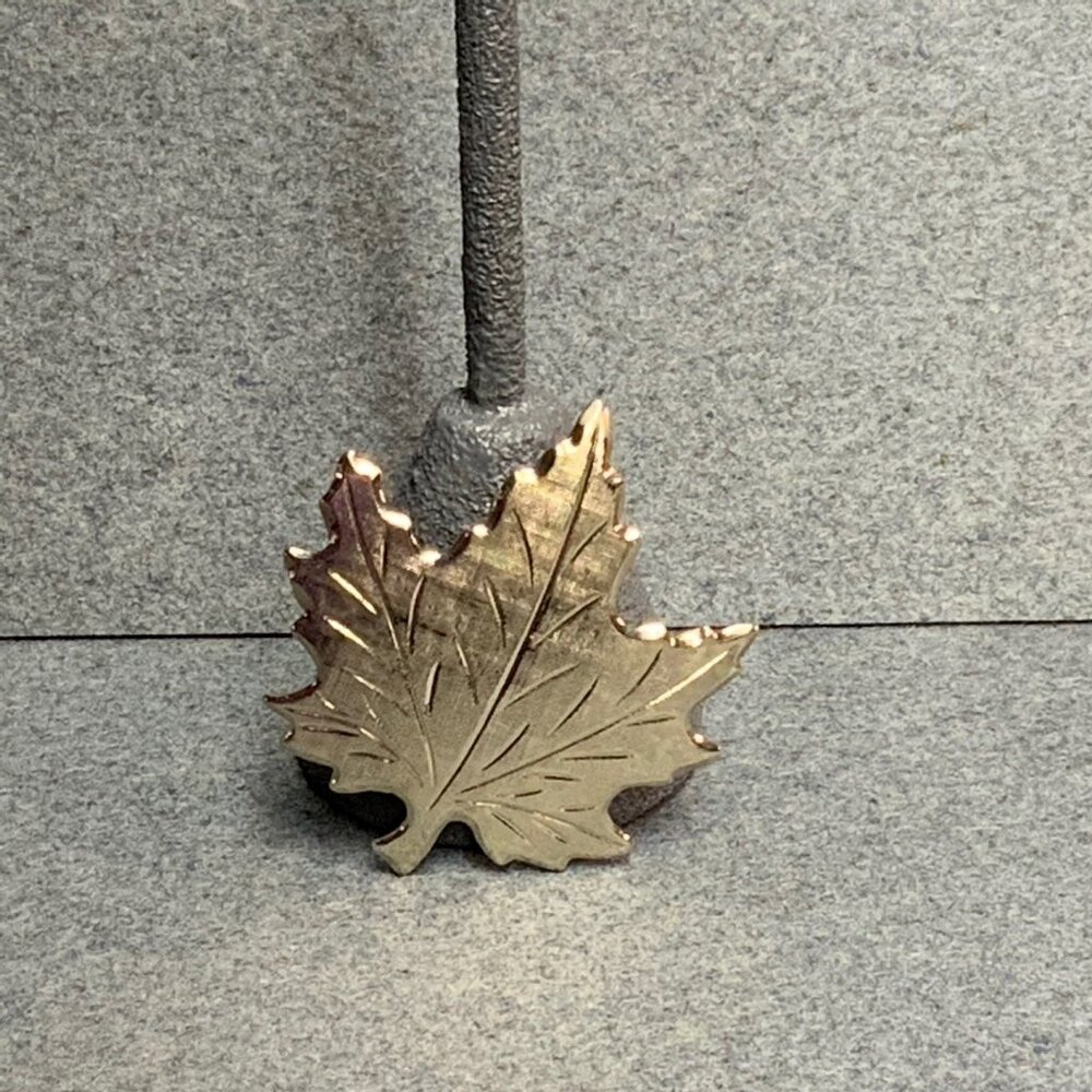 Clip-On Earrings Pin Brooch Set As Is Silver Maple Leaf Vintage Autumn Fall Chic - Picture 4 of 8